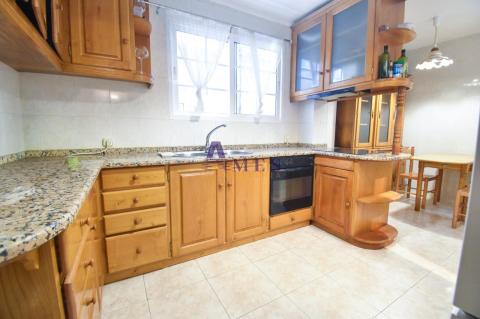 Cocina independiente con lavandería y tendal